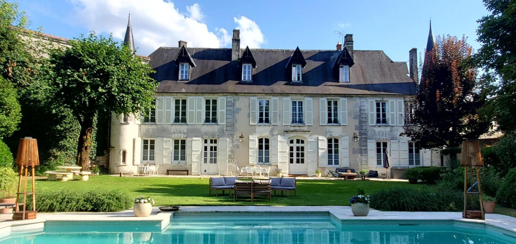 Logis Des Tourelles Bed & Breakfast Cognac Exterior foto